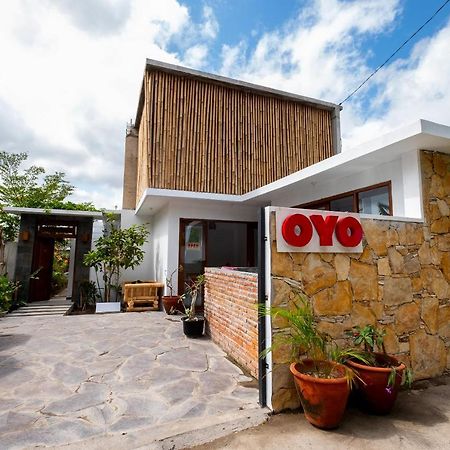 Oyo 1493 Surya Villa 셀롱 벨라낙 외부 사진